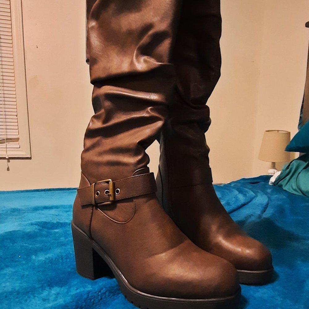 Knee high Boots